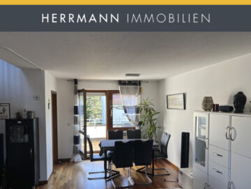 Sehr großzügige 3,5 Dachgeschoss-Maisonette in zentraler Lage von Fellbach zu vermieten., 70734 Fellbach, Maisonettewohnung